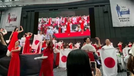 LINE_ALBUM_Mrs (1)